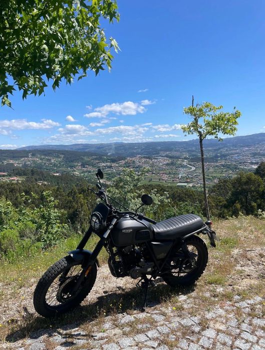 Brixton BX 125 - Preto mate com apenas 13000km