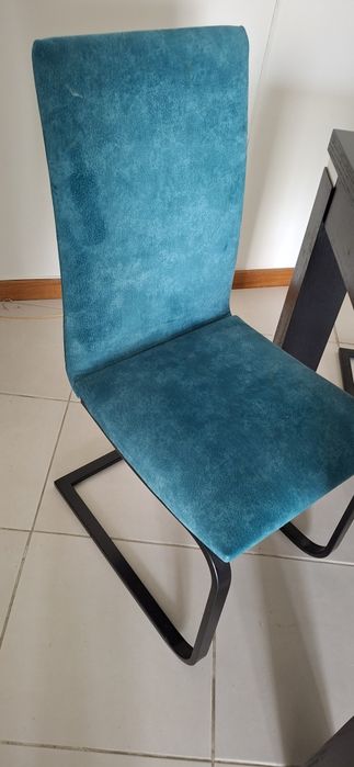 Mesa de sala + 4 cadeiras