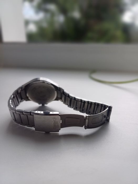 CASIO чоловічий годинник