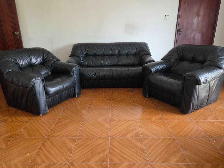 Sofás em pele preta