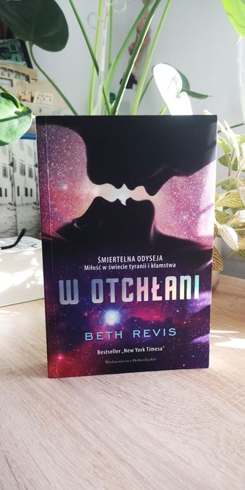 W otchłani Beth Revis