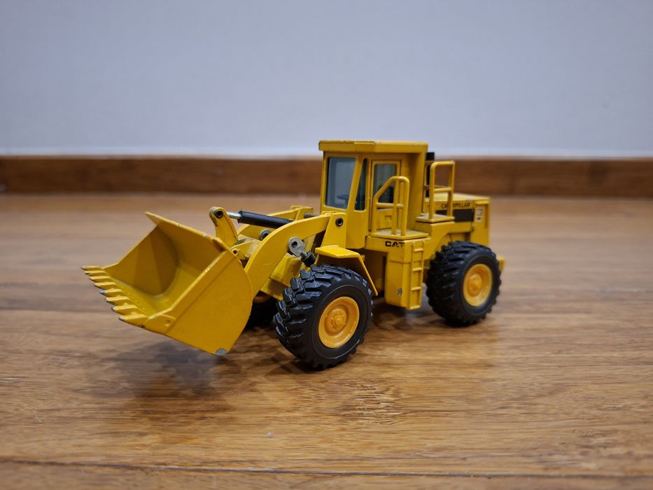 Model NZG 237 Caterpillar 966D 1:50