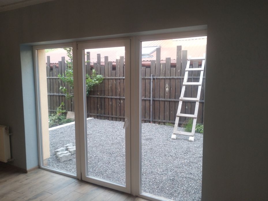 Котедж 3 кімнати, власне подвір'ям, закрита територія