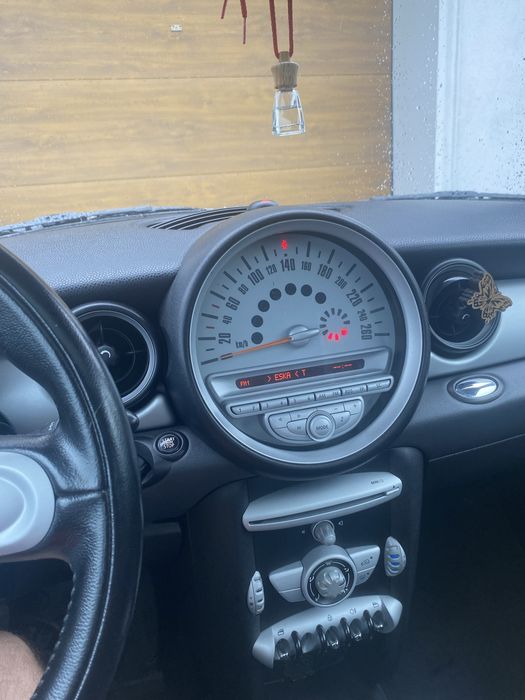 Mini Cooper 1.6 benzyna