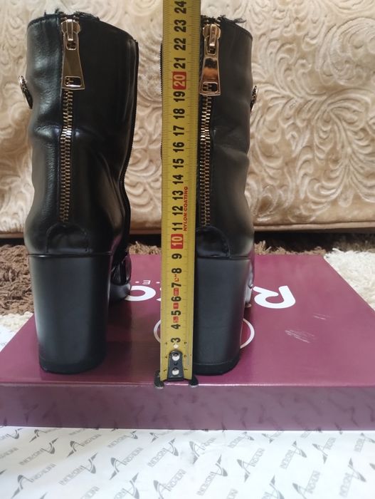 Сапожки женские кожаные, зимние.