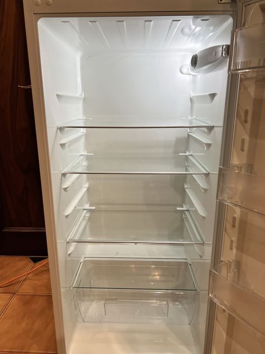 Холодильник Electrolux EJ 2801 AOW2