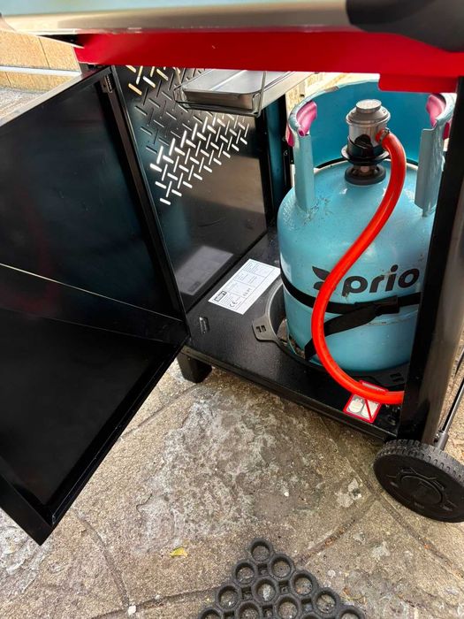 BBQ/ Grelhador a Gás Weber Spirit E-210 – Pouco Uso