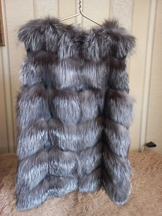 натуральная меховая жилетка