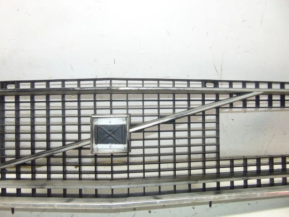 Volvo 144 grelha " nova de stock antigo