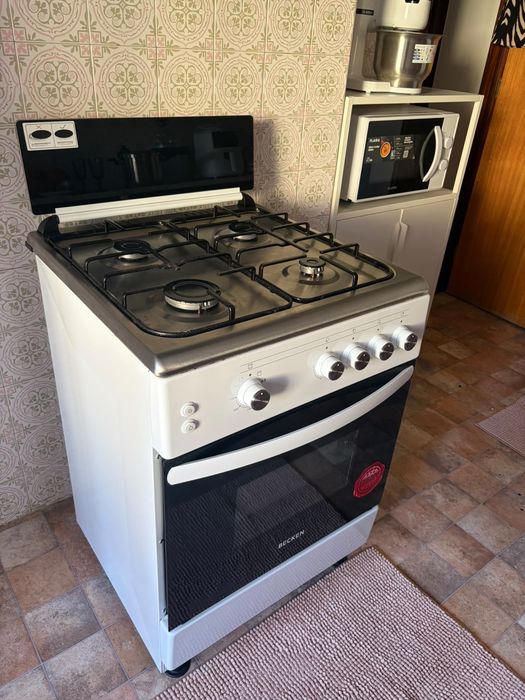 Fogao 4 bocas + forno