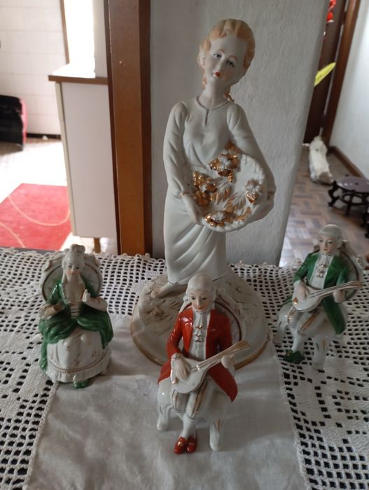 Conjunto de 3 figuras/bonecos de porcelana – músicos