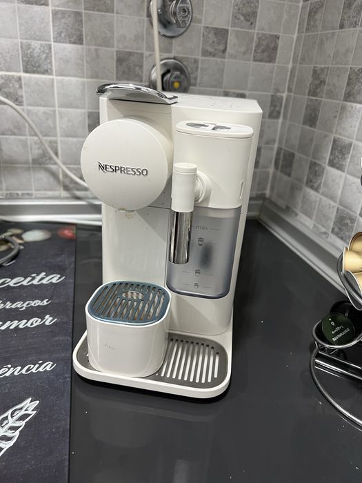 Maquina cafe Nespresso Delonghi