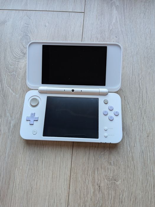 Nintendo New 2DS XL White & Lavender + ładowarka | Tomodachi Life | Bardzo dobry stan