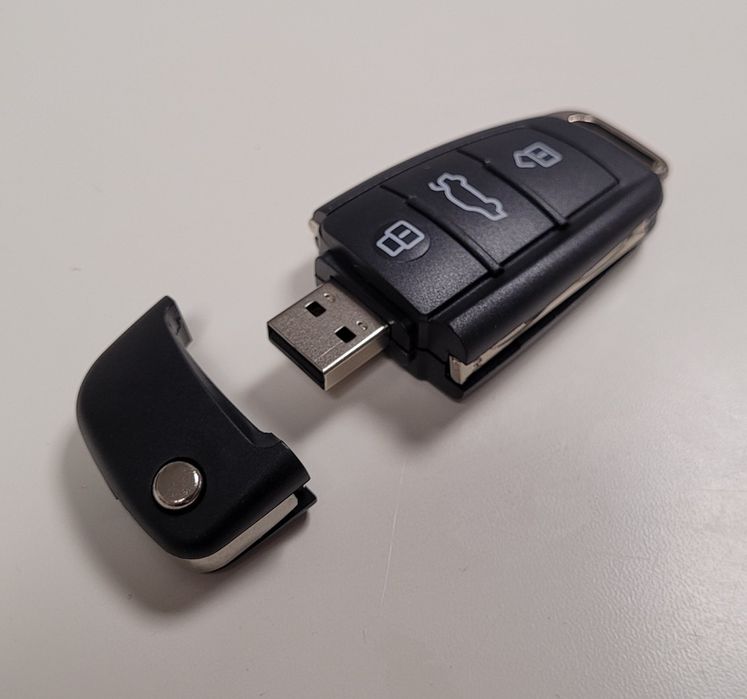 Pendrive 32GB Audi kluczyk pilot do Audi