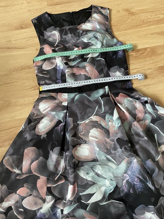 Sukienka Orsay kwiaty