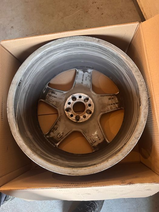 Pojedyncza alufelga OEM Mercedes AMG 20, ET 57