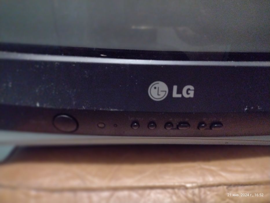 Телевізор на дачу або кухню 14 дюймів