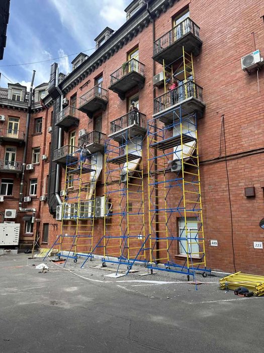 Підмостки до 4.2 м, риштування рамні та вишки тури від 1 м до 21 м