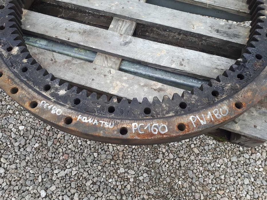 Wieniec Koparka Komatsu PC 180 PW 160 PC Łożysko wieńcowe Obrót