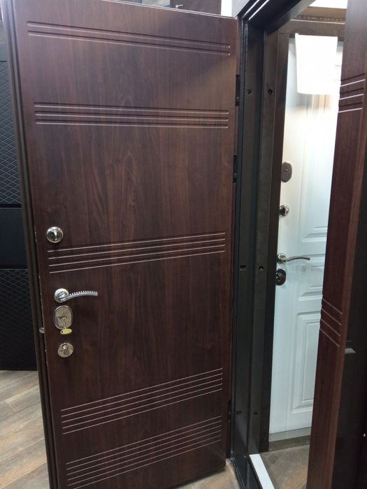 Двері з встановленням Двері металеві вхідні в оселю Монтаж в подарунок