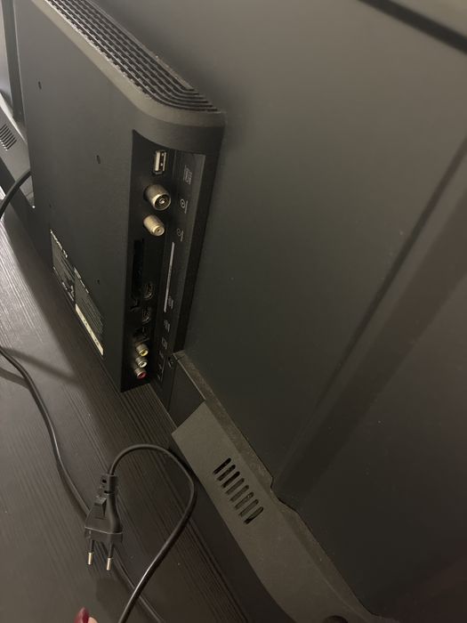 Televisão smart tv xiaomi 32 polegadas, pouco tempo de uso.