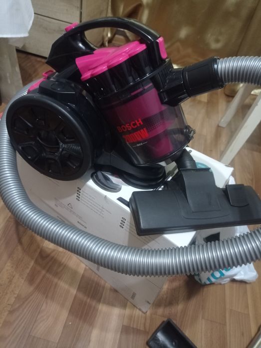 Пилелос  Bosch , червоний, компактний, легкий в користуванні,