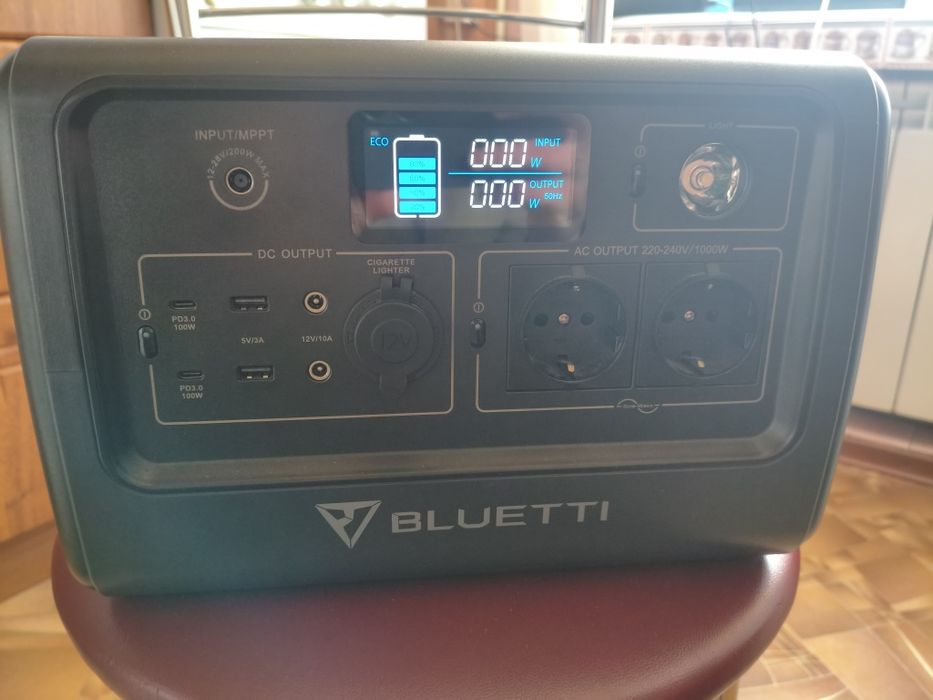 Портативна зарядна станція Bluetti EB70 716/1000