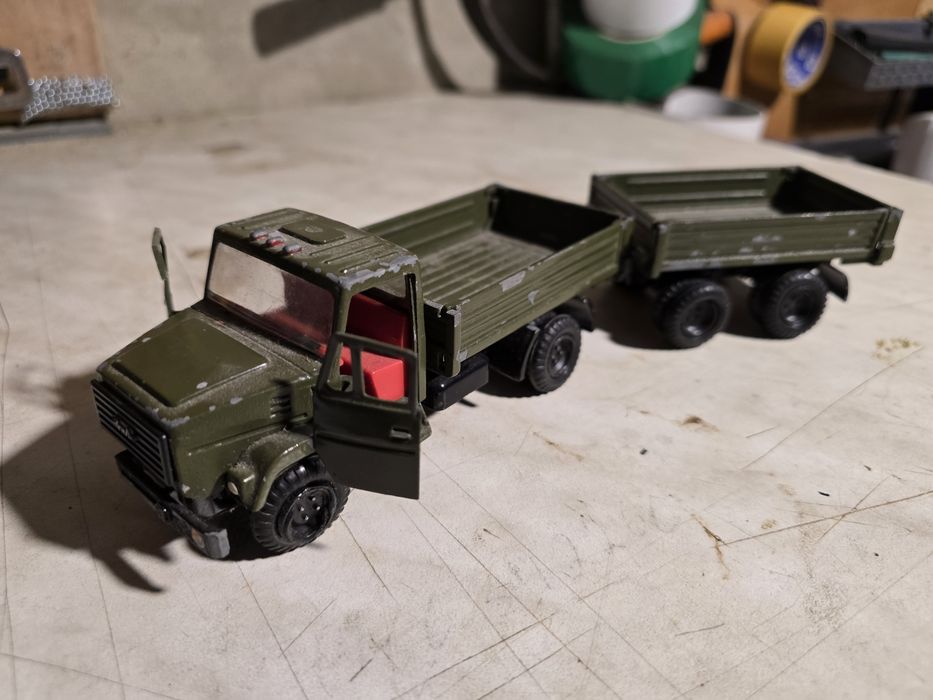 Колекційна модель зіл-4331 М 1:43