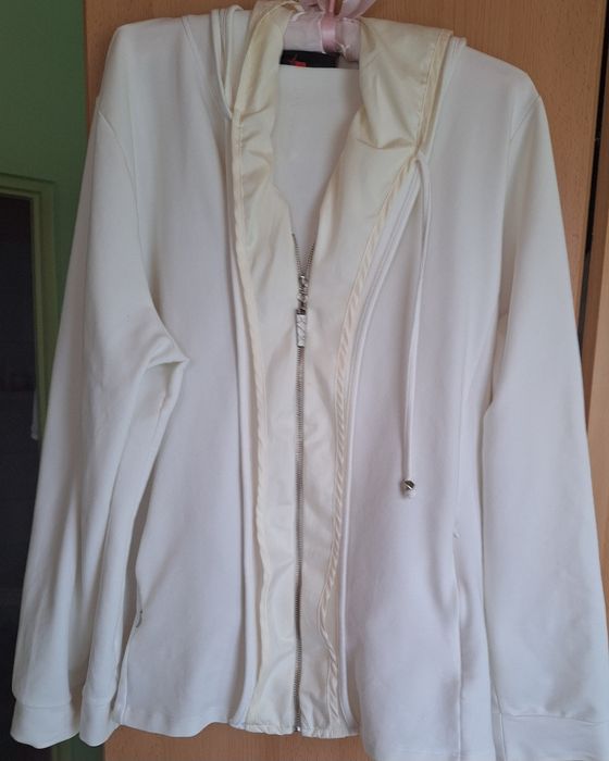 Damska sportowo- elegancka bluza