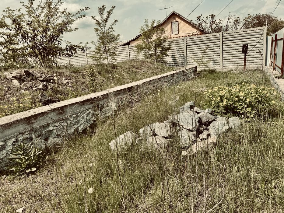 Продаж земельноі ділянки з розпочатим будівництвом