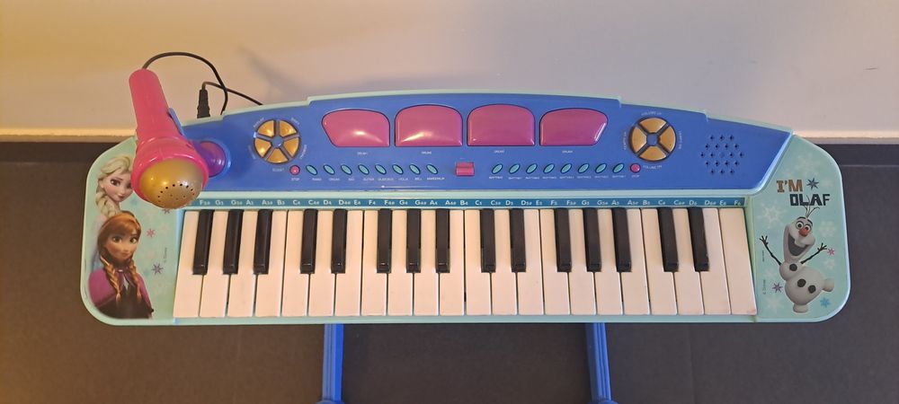 Mini piano frozen
