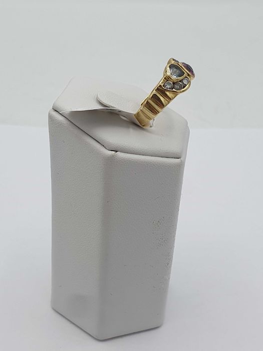 Złoty pierścionek P: 750 / G: 5,67