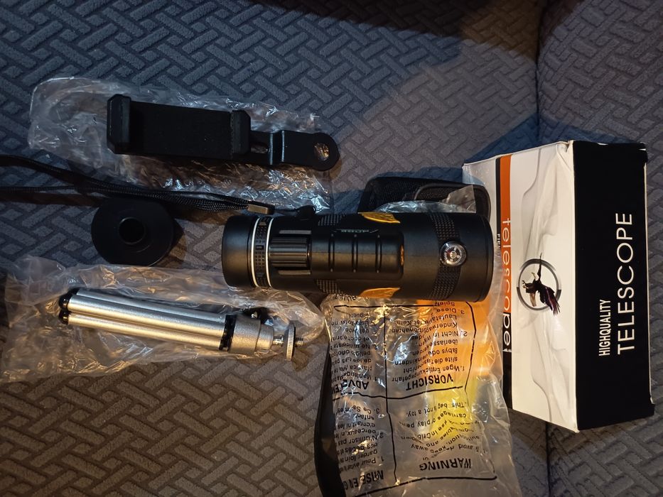 Telescópio monocular portátil