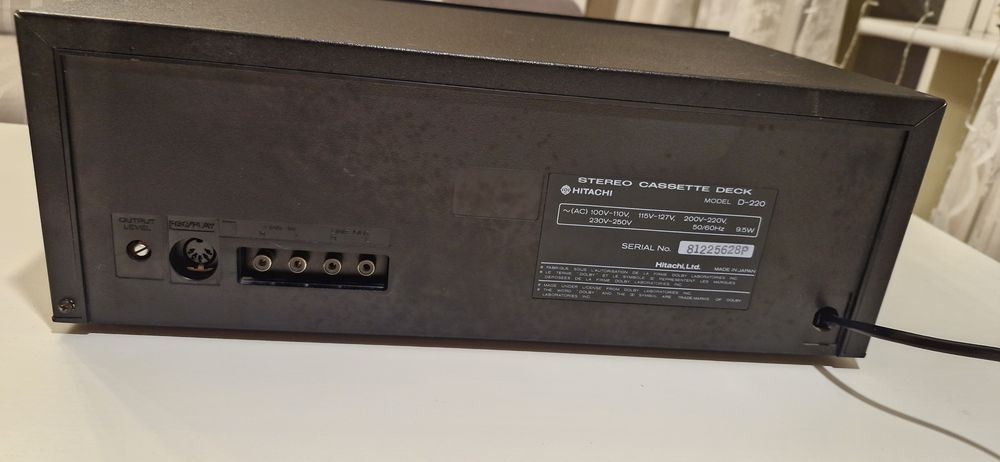 Magnetofon deck Hitachi D220