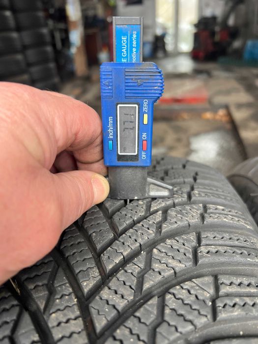 Komp. Opon Firestone 215/60R17