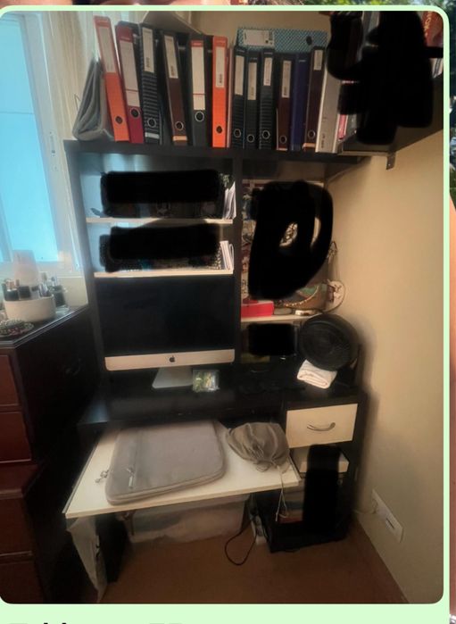 mesa de estudo com parteilras