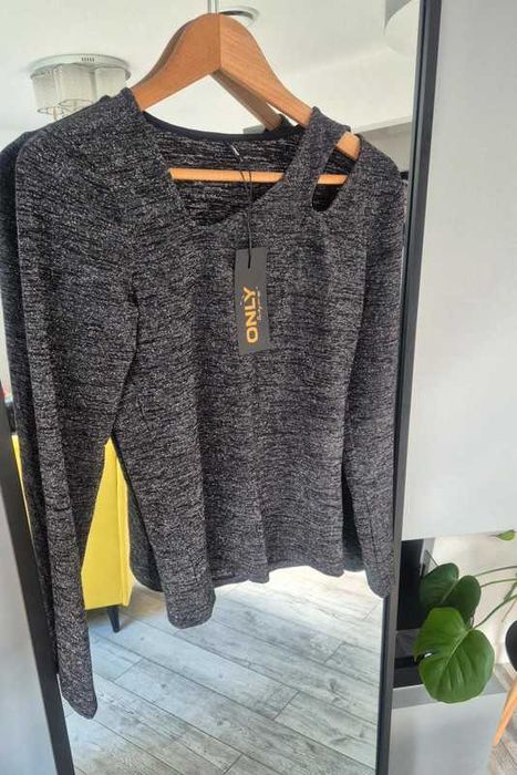 Elegancka bluzka damska szyta srebrną nicią M Firmy Only
