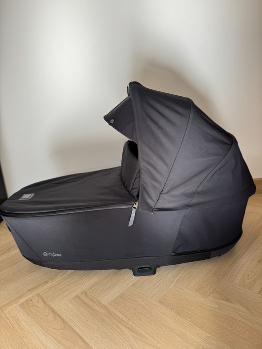 Czarna gondola Cybex Priam e-Priam