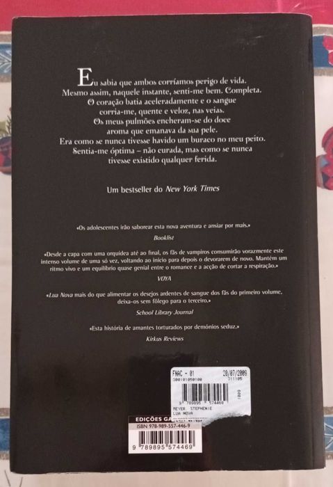 Livro Lua nova - Saga Crepúsculo