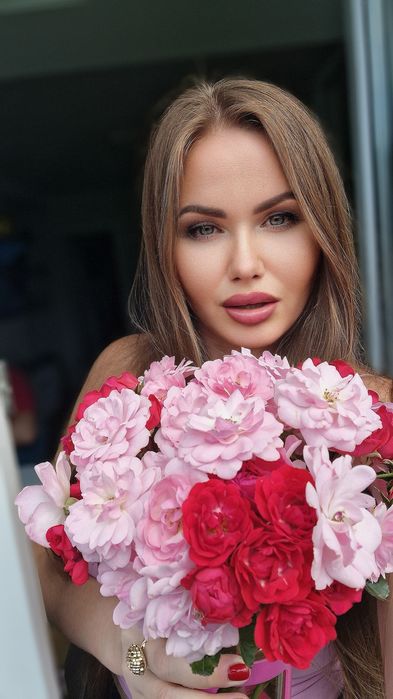 Прибирання квартир, будинків. Уборка квартир, домов.