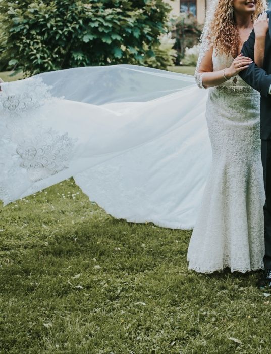 Suknia ślubna z dopinanym trenem 2w1