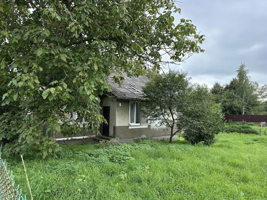 Продається цегляний будинок в гарній локаціі ,поблизу Трускавця.