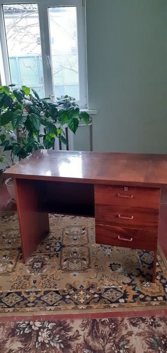 Продам письменный стол