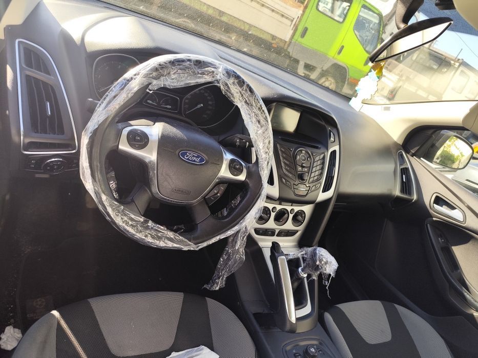 Ford Focus station 2012 (peças)