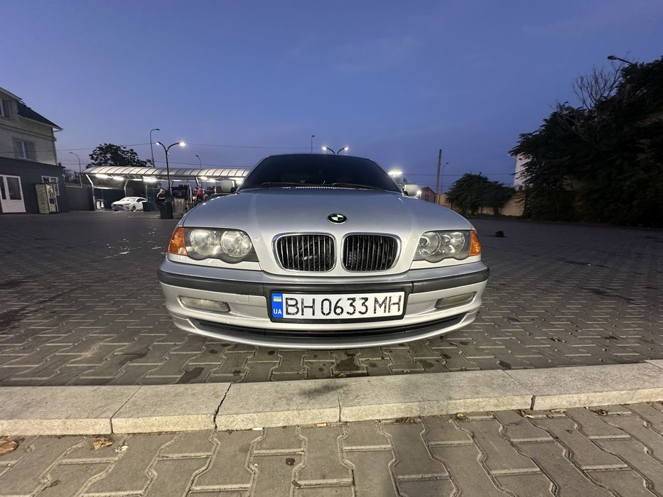 BMW E46 320i (1998)
