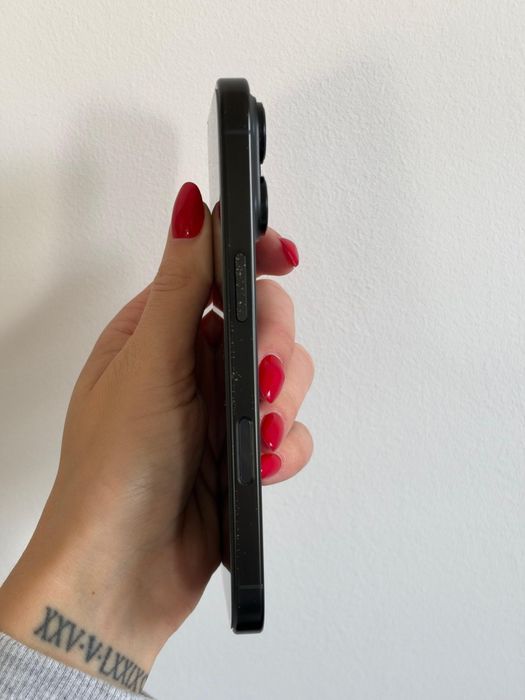 Iphone 16 Pro 256GB kolor titan black