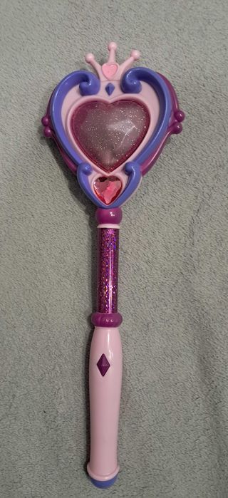 Sprzedam dużą, interaktywną różdżkę księżniczki