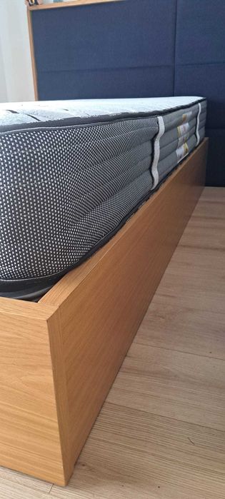 Sommier/cama de solteiro