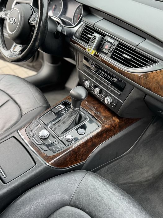 AUDI A6C7  2013 року