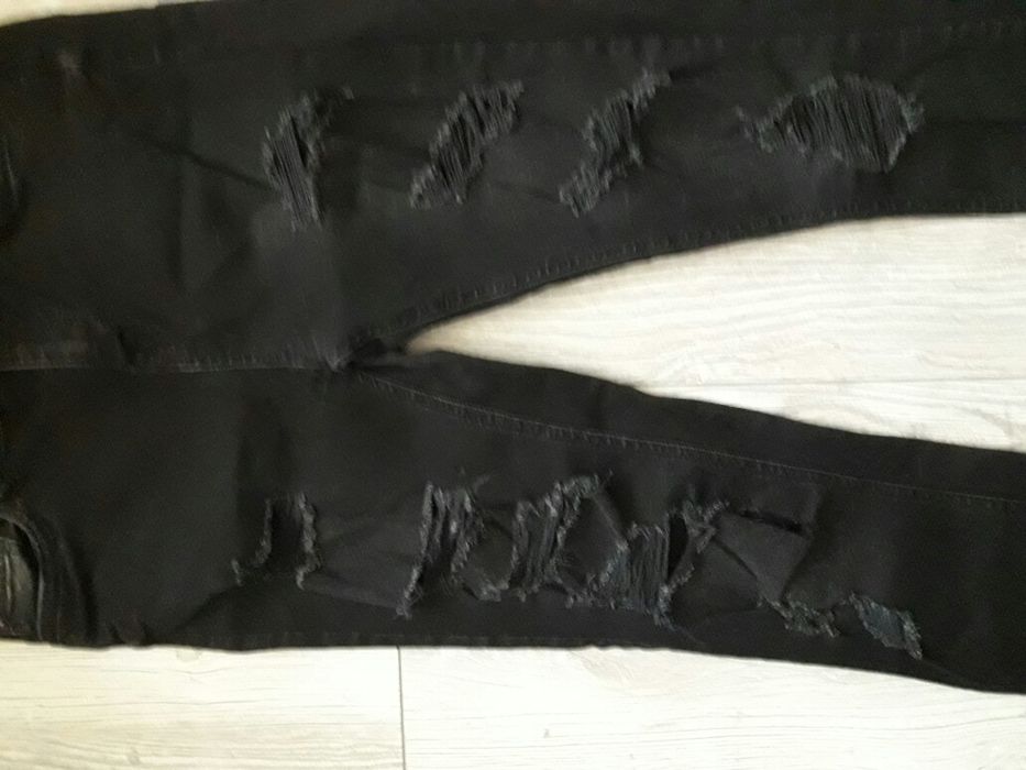 Jeansy z dziurami New Look 40 L